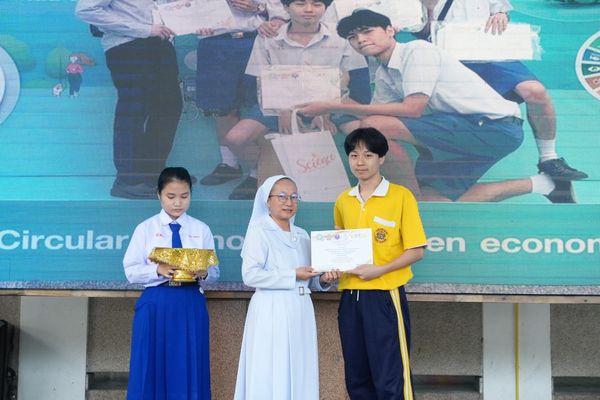 โรงเรียนปรีชานุศาสน์